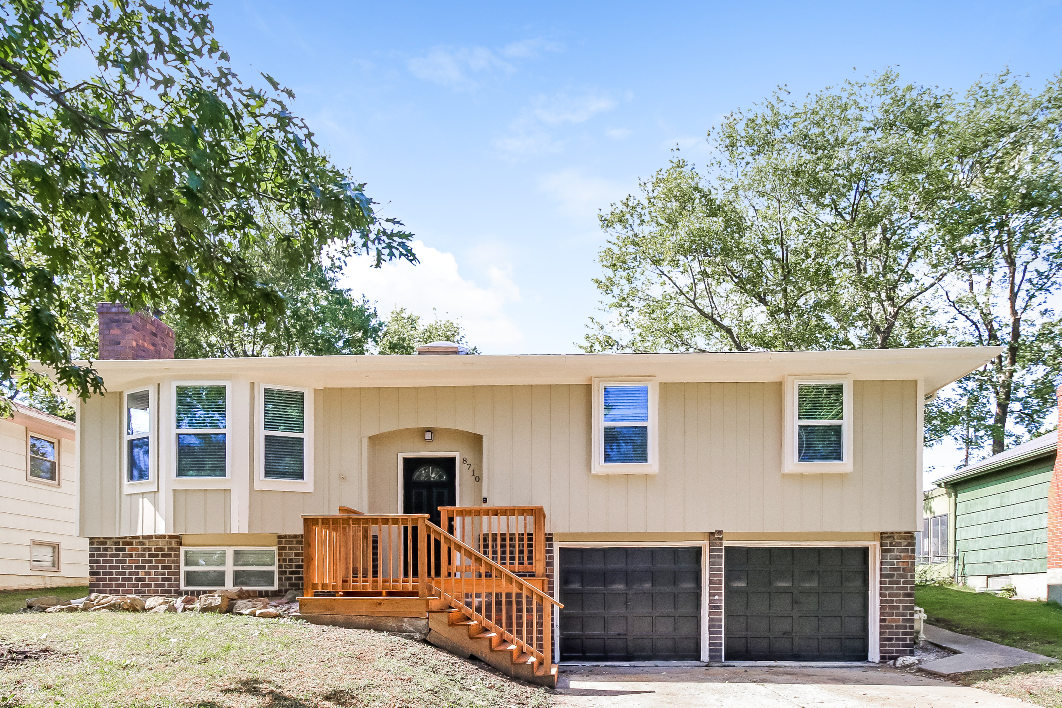 8710 Stark Ave Kansas City, MO 64138